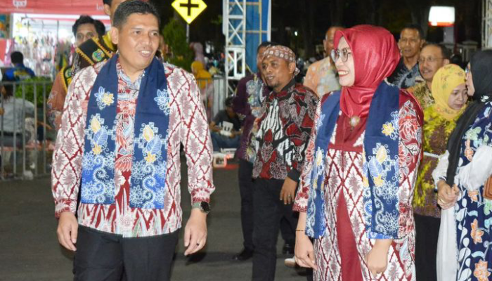 Pj Bupati Bondowoso, Gemerlap Batik Nusantara: Fashion Show 2024