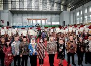 Serahkan 1.571 Sertipikat Elektronik di Kabupaten Batang, Wamen Ossy: Bentuk Komitmen Tingkatkan Layanan Pertanahan