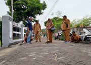 Camat Dringu Melakukan Monev Pembangunan Fisik di Desa Ngepoh Dan Mranggon Lawang