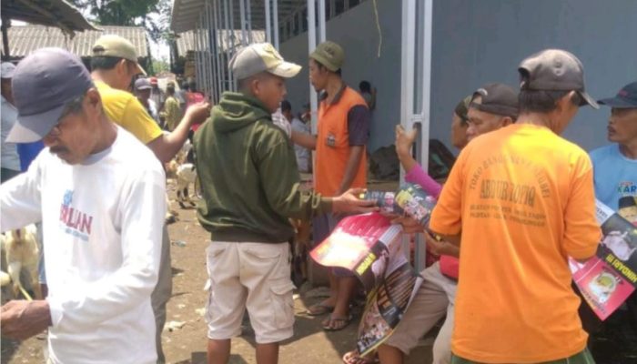 Cegah Virus PMK Merebak, Dinas Pertanian Probolinggo Desinfeksi Sejumlah Pasar Hewan