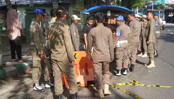 Dishub dan Satlantas Terapkan Tilang PKL yang Jualan di Arek Lancor Pamekasan 