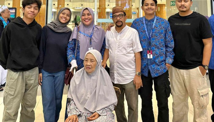 Ibunda Meninggal Dunia, Siti Marwiyah Tulis Pesan Rindu dari Makkah; ada Ayat Cinta untuk Sang Ibunda