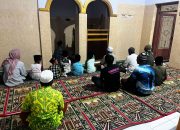 Tingkatkan Keimanan, Satgas TMMD Bondowoso Sholat Subuh Berjamaah Dengan Warga