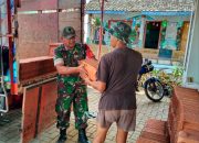 Babinsa Kawal Pengedropan Genteng untuk Pembangunan Mushola di Desa Trotosari