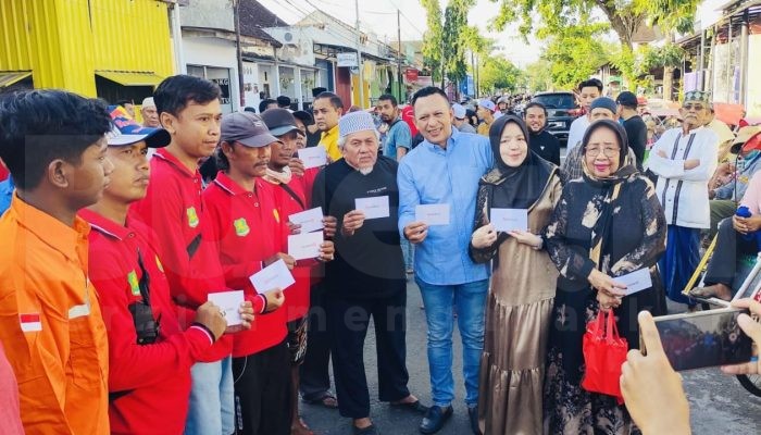 Bani Insan Peduli Bagikan 3.000 Amplop di Sumenep