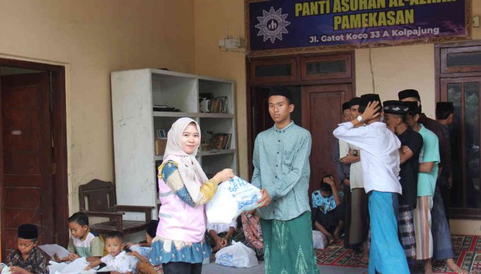 Srikandi PLN UP3 Madura Berbagi Kebahagiaan dengan Puluhan Anak Panti Asuhan di Pamekasan 