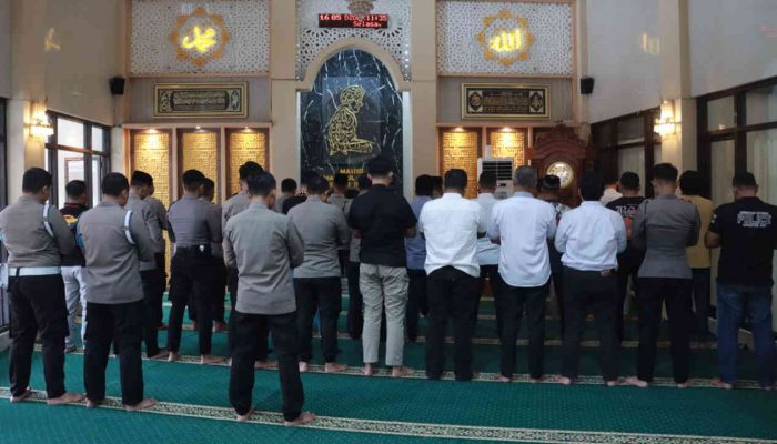 Polres Jember Gelar Sholat Ghaib untuk 3 Anggota Polri yang Gugur dalam Tugas