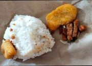 Viral !!! MBG di Pamekasan Hanya Menyajikan Tiga Menu dan Dibungkus Kertas Nasi