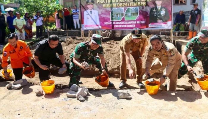 Peletakan Batu Pertama, Tanda Simbolis Dimulainya Kegiatan Pra TMMD Ke-124 di Kabupaten Jember