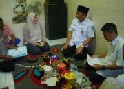Bentuk Kepedulian, Wali Kota Probolinggo Serahkan Santunan Kematian ke Rumah Warga