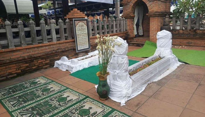 Makam Raden Bagus Srimpet Pemimpin Bijaksana Yang Sakti Mandraguna, Berada di Area Masjid Jami’ Lasem Rembang