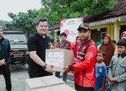 Kapolres Jombang Salurkan Bansos kepada Warga Dusun Kedungdendeng dan Guru Yang Mengajar di Pelosok Hutan