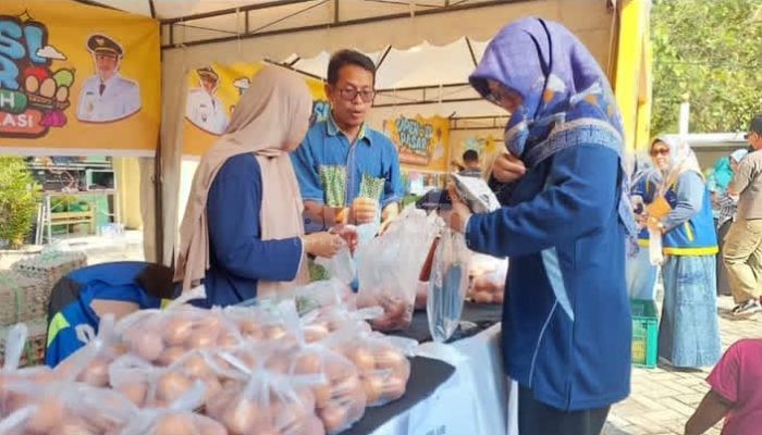 DPPTK Ngawi Gelar Pasar Murah di Kantor Desa Pohkonyal TA 2025