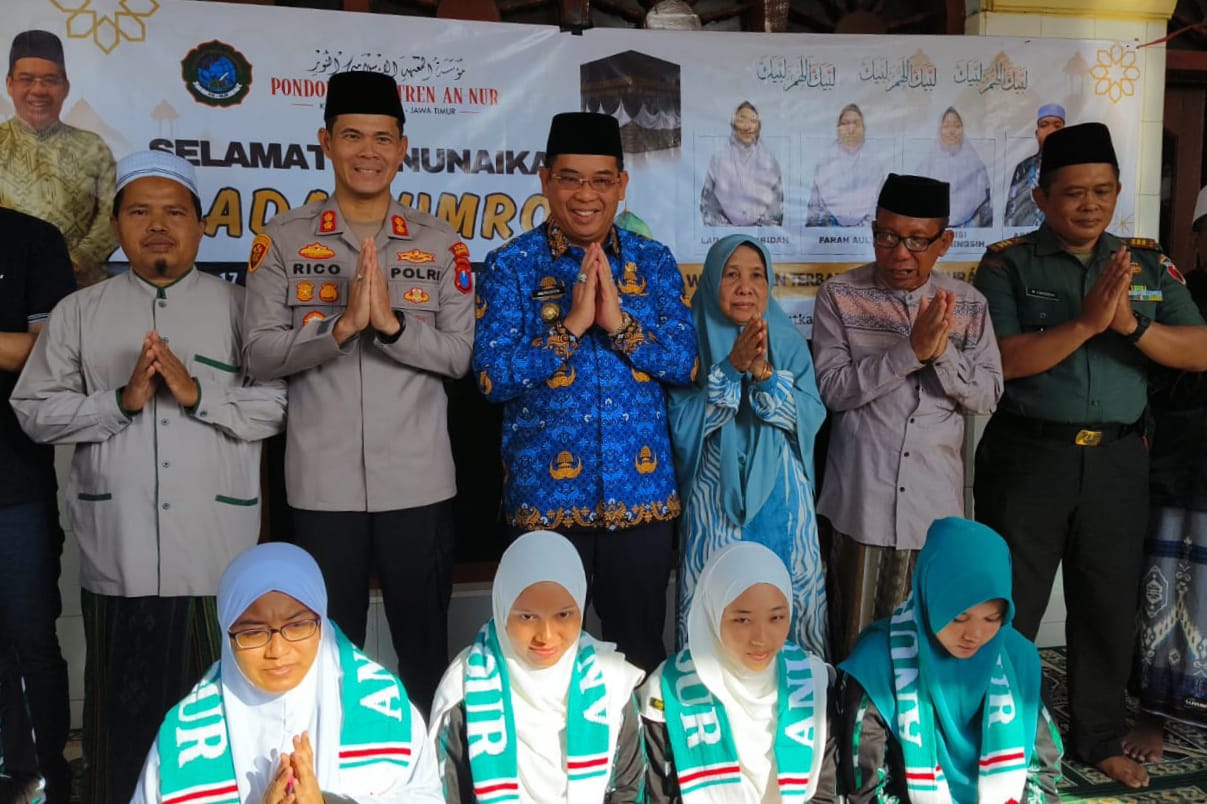 Wali Kota Probolinggo Lepas 12 Santri Tahfidz Ponpes An-Nur Berangkat Umrah
