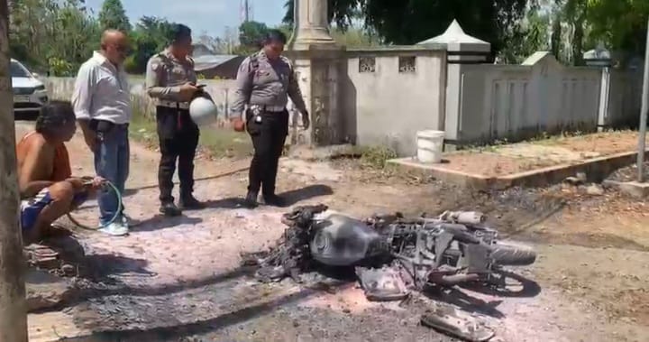 Motor Terbakar di Kotakulon Bondowoso, Pengendara Alami Luka Bakar