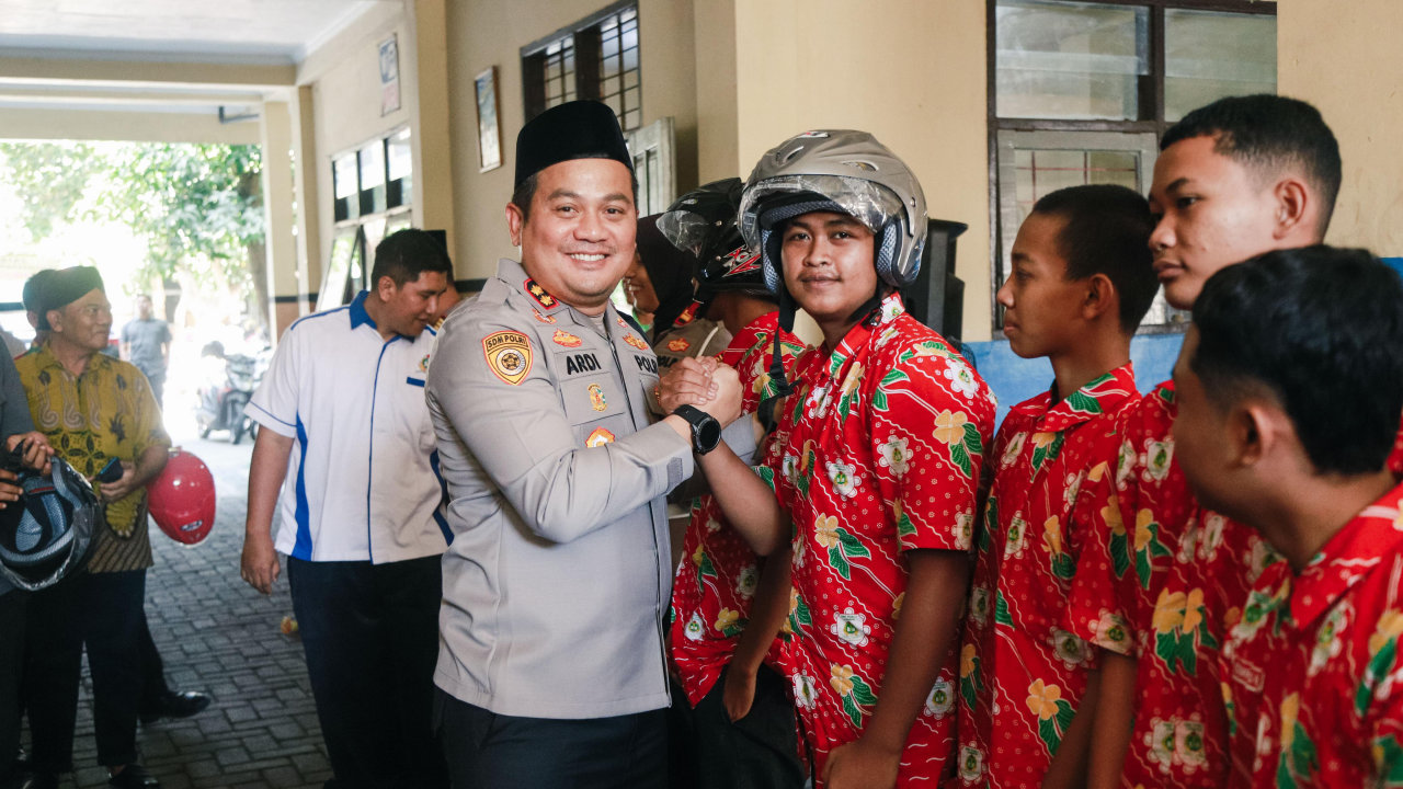 Kapolres Jombang Beri Penyuluhan kepada Pelajar : Imbau Tidak Ikut Demonstrasi dan Bijak Bermedsos