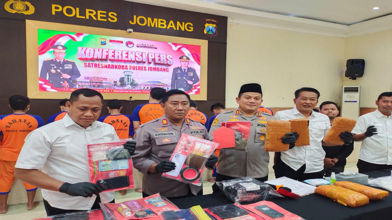 Peredaran Narkoba di Jombang Menggila, Polisi Sita 5 Kg Ganja, 13 Gram Sabu dan 200 Ribu Pil Koplo