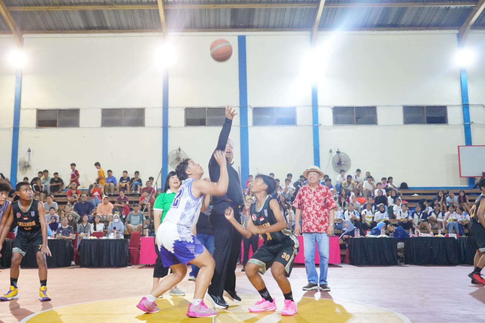 Wali Kota Probolinggo Buka Kejuaraan Bola Basket BeeJay Cup, 32 Tim SMP Se-Probolinggo Raya Siap Bertanding