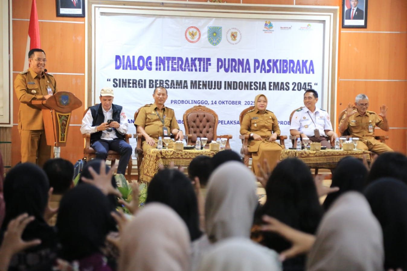 Gelar Dialog, Wali Kota Probolinggo Ajak Purna Paskibraka Bersinergi Menuju Indonesia Emas 2045