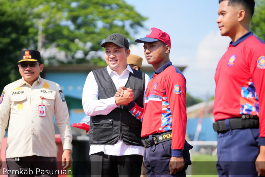 Pimpin Apel SIJALINMAJATARU, Bupati Pasuruan Serukan Satlinmas Sebagai Garda Terdepan Ciptakan Kamtibmas