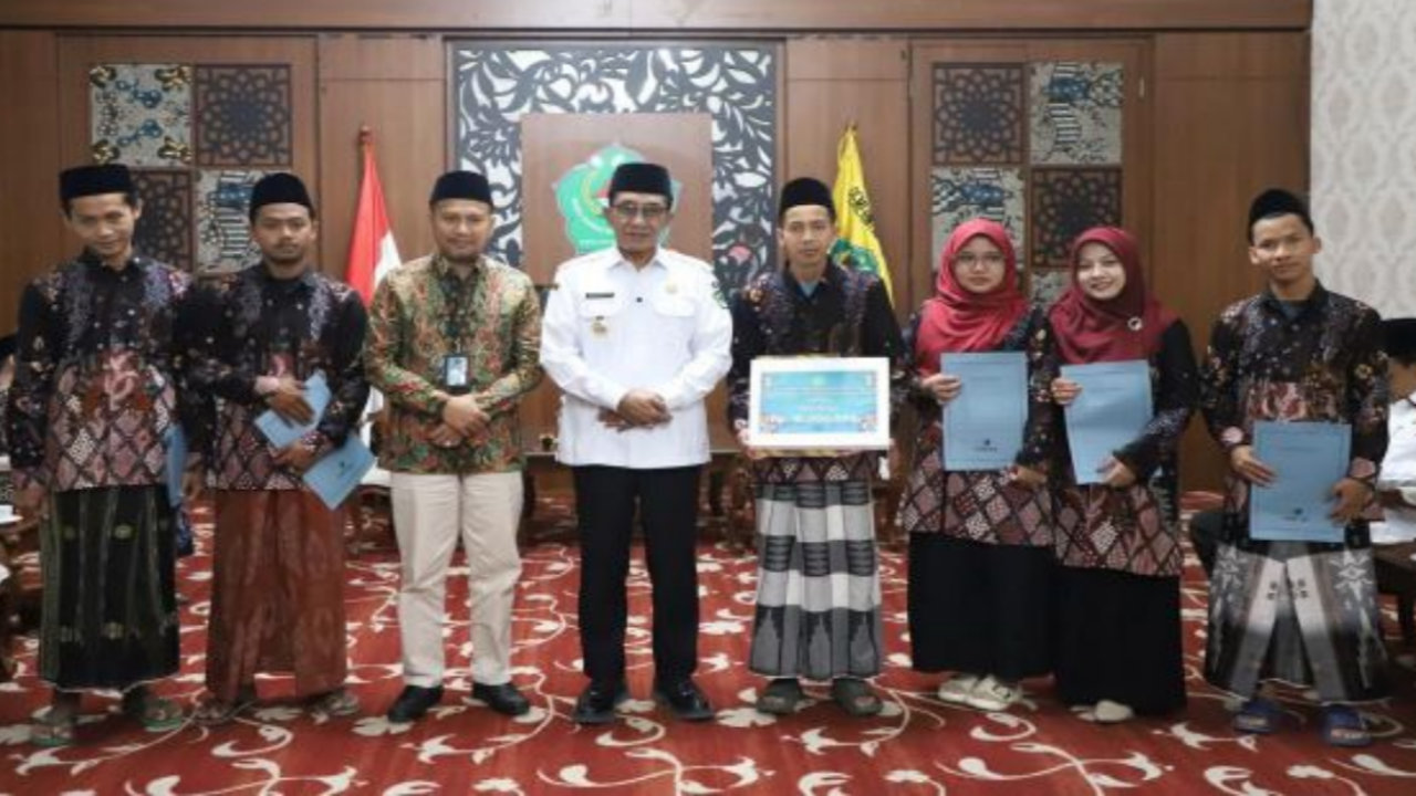 Bupati Pamekasan Berikan Penghargaan untuk Juara MTQ XXXI Tingkat Provinsi Jatim
