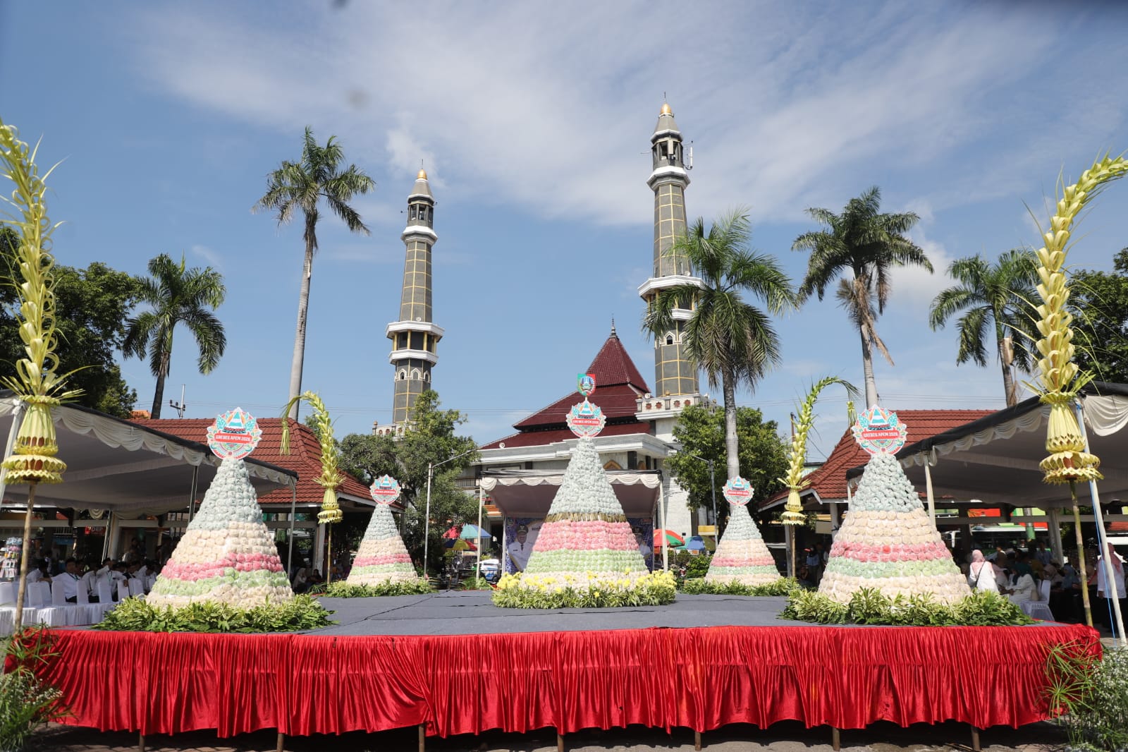 Tradisi Megengan Bergema di Jombang, Ribuan Warga Rayakan Grebeg Apem 1447 H