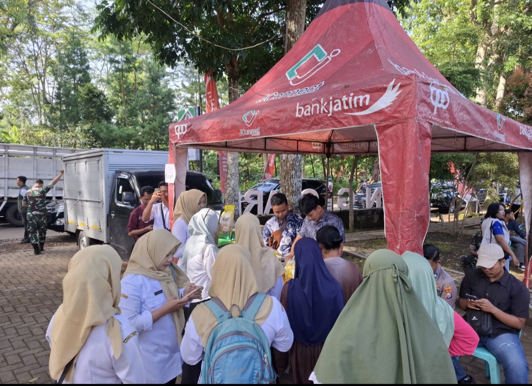 Warga Apresiasi Peran PWI Bondowoso Hadirkan Pasar Murah pada Peringatan HPN