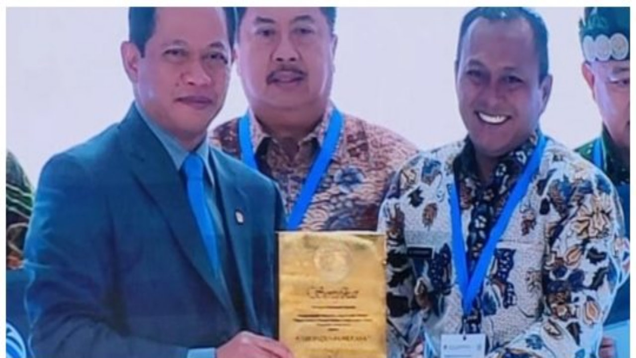 Pemkab Pamekasan Dapat Penghargaan Pengelolaan Sampah Tahun 2025 dari KLH RI