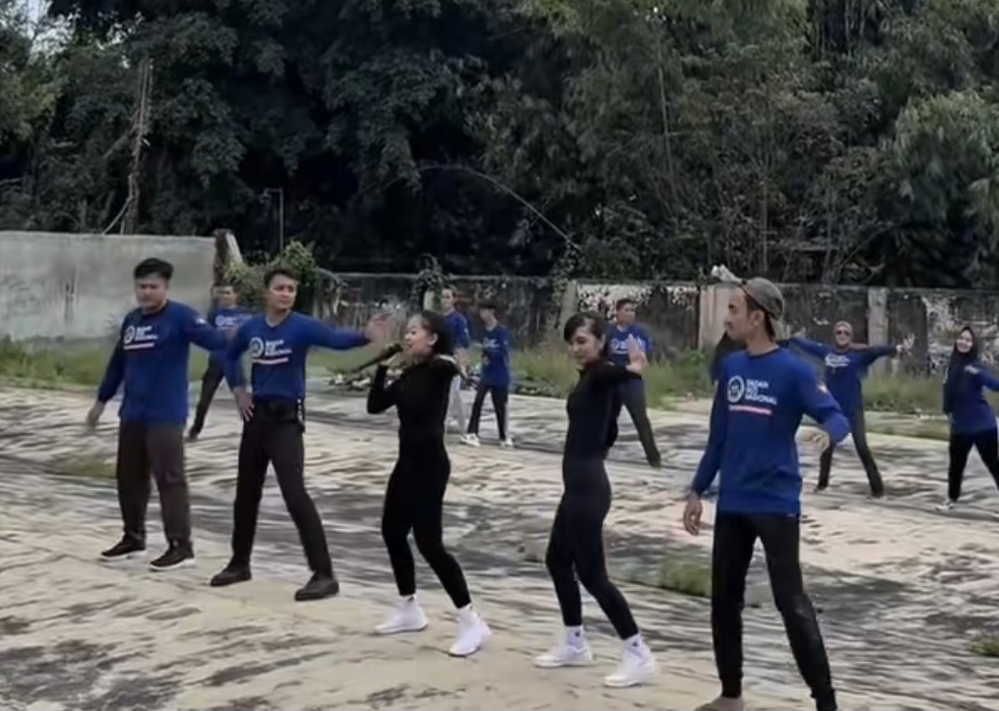 SPPG Pancoran Rutin Gelar Olahraga Bersama, Jaga Kebugaran Karyawan dan Relawan