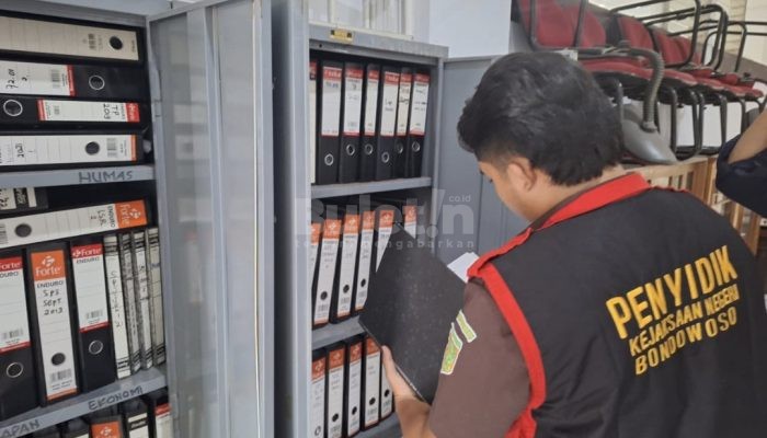 Kejaksaan Negeri Bondowoso Sita Dokumen dan Barang Elektronik dalam Kasus Dana Hibah
