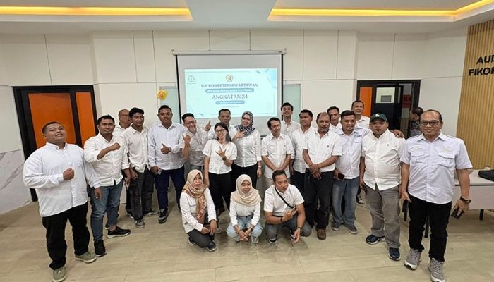 Unitomo Sukses Gelar Uji Kompetensi Wartawan Angkatan ke-24