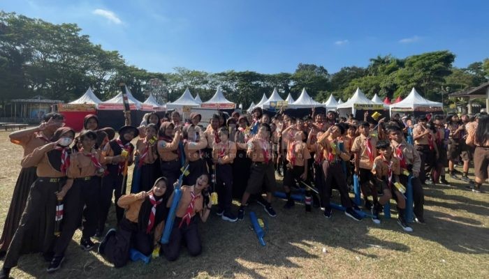 500 Siswa SDN Kotakulon 1 Bondowoso Semarakkan Penutupan MPLS dengan Harmoni Kentongan Tradisional