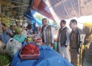 BULOG Bondowoso dan Diskoperindag Intensif Pantau Pasar, Harga Minyak Kita Sesuai HET, Stok Beras Dipastikan Aman
