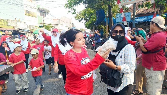 ‎Dari Pasar Kota ke Taman Kartini, Abdi Chicken Ajak Pedagang Mlaku-Mlaku dan Bagi Doorprize