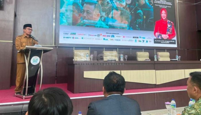 Bupati Pamekasan Hadiri Acara Sarasehan dan Bedah Buku yang Digelar Aliansi Wartawan di UIN Madura 