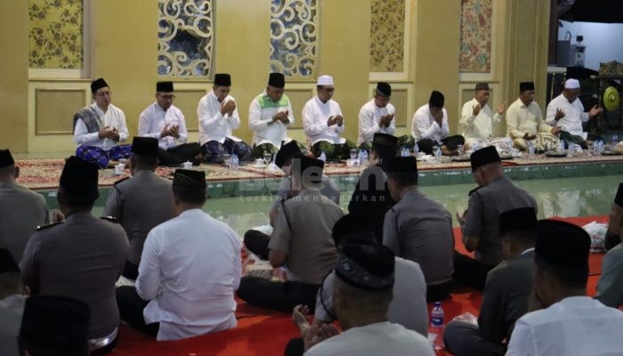2 Tahun Kepemimpinan Prabowo-Gibran, Polisi dan Pemkab Pamekasan Gelar Doa Kebangsaan Bersama Ulama