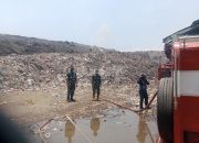 Hari Keempat Kebakaran TPA Taman Krocok Bondowoso, TNI dan Tim Gabungan Gencarkan Pemadaman
