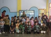 Tanamkan Nasionalisme Sejak Dini, Prajurit Kowad Kodim 0822 Bondowoso Edukasi Anak-anak tentang Cinta Tanah Air