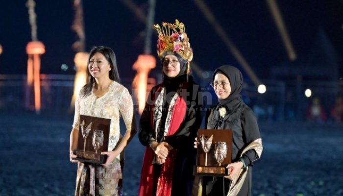 Gandrung Sewu 2026 Cetak Sejarah, Tampilkan Drone Fireworks dan Glow in the Dark di Malam Hari